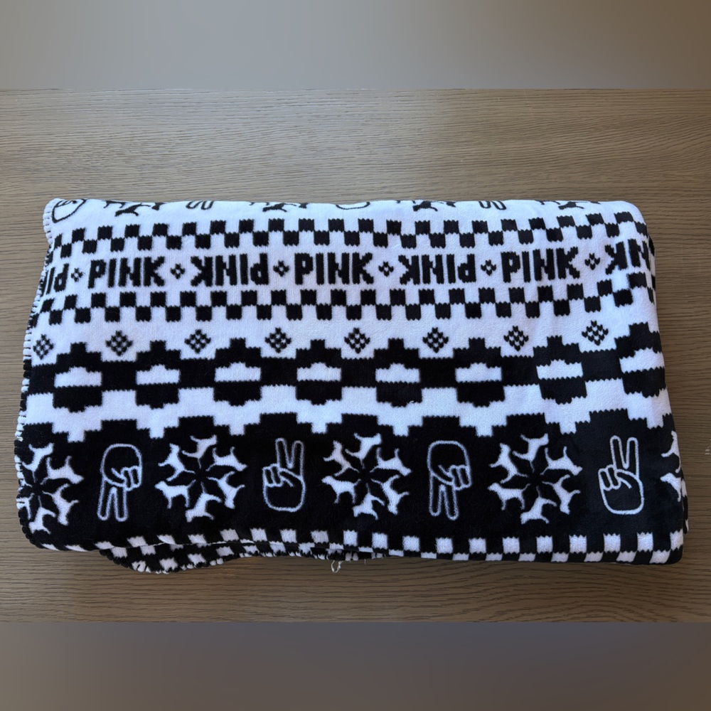 PINK Victoria's Secret Cozy White and Black Blanket